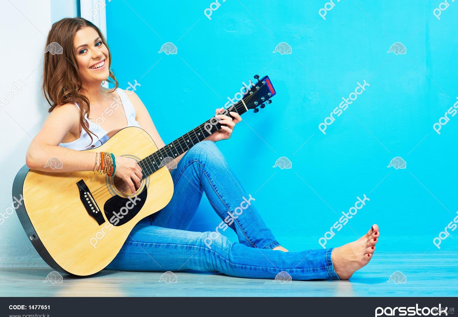 عکس پروفایل گیتار برای آدم های احساسی عکس پروفایل گیتار برای آدم های احساسی