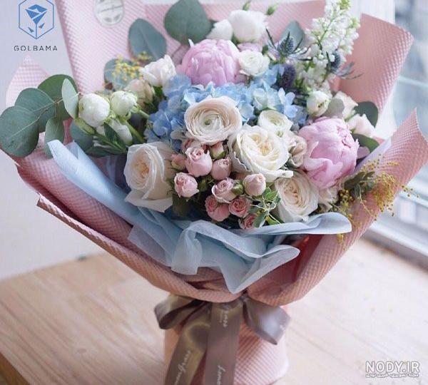 مدل های خاص و زیبا از دسته گل های رنگی و جذاب مدل های خاص و زیبا از دسته گل های رنگی و جذاب