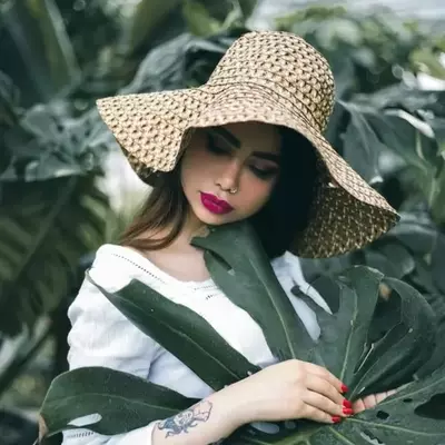 ژست سلفی دخترانه ، عکس سلفی برای پروفایل ژست سلفی دخترانه ، عکس سلفی برای پروفایل