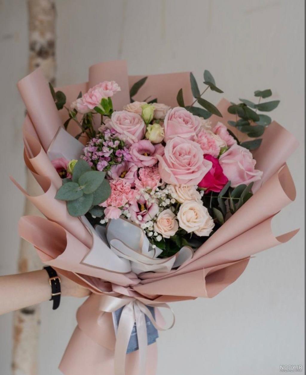 ۴۰ عکس پروفایل دسته گل با انواع گل های عاشقانه و زیبا ۴۰ عکس پروفایل دسته گل با انواع گل های عاشقانه و زیبا