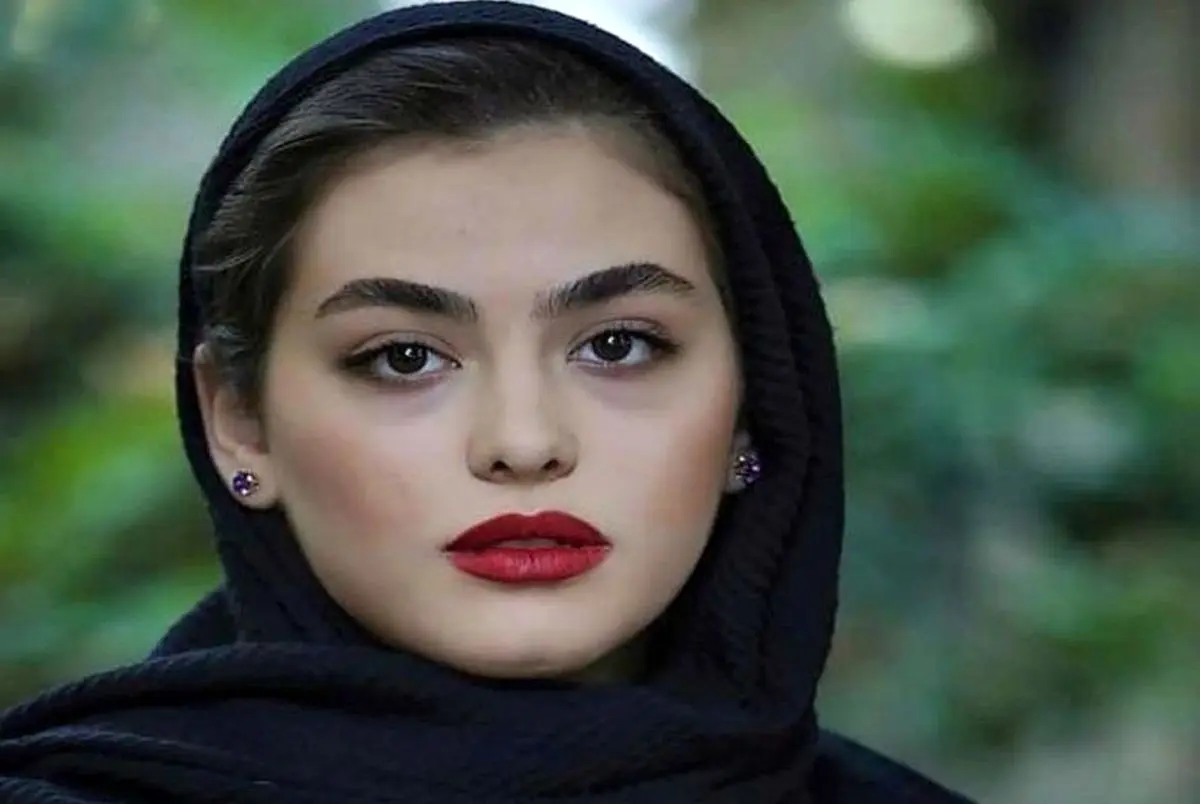 عکس نوار بهداشتی خونی ریحانه پارسا
