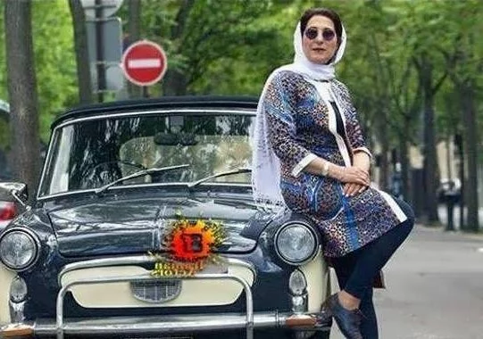 ژست عکس داخل ماشین ژست عکس داخل ماشین