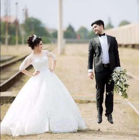 بهترین ژست ها برای عکس عروسی را در مجله عکس رتوش مشاهده کنید