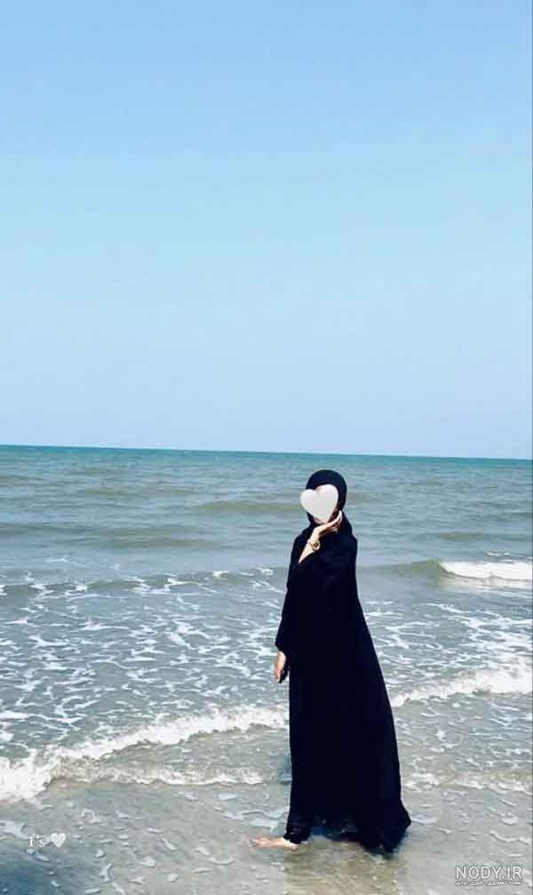 عکس سنگ زیبا کنار دریا