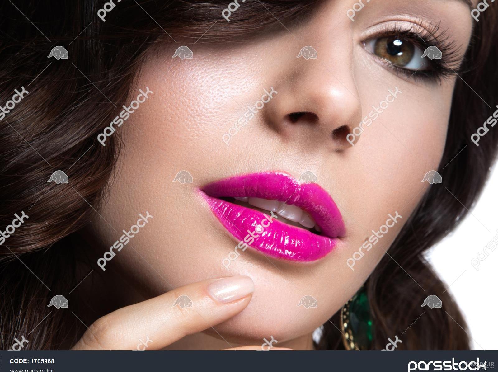 نقاشی دختر زیبا با کلاه صورتی 1530250