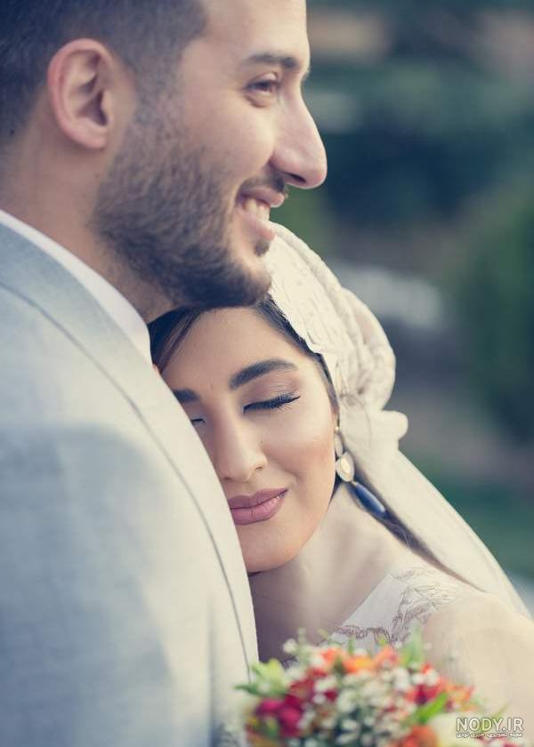 ۵۰ ژست عکس عروس و داماد ترند شده برای عکاسی در فضای باز و عمارت | کادرو ۵۰ ژست عکس عروس و داماد ترند شده برای عکاسی در فضای باز و عمارت | کادرو