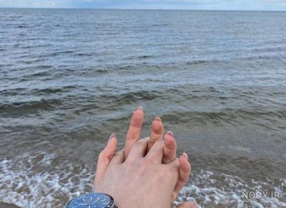 عکس قلب کنار دریا