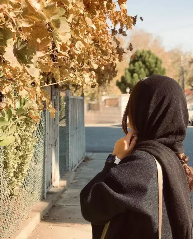 لحظه‌های آرامش: ثبت عکس‌های دخترانه در کنار ساحل | گلی شی