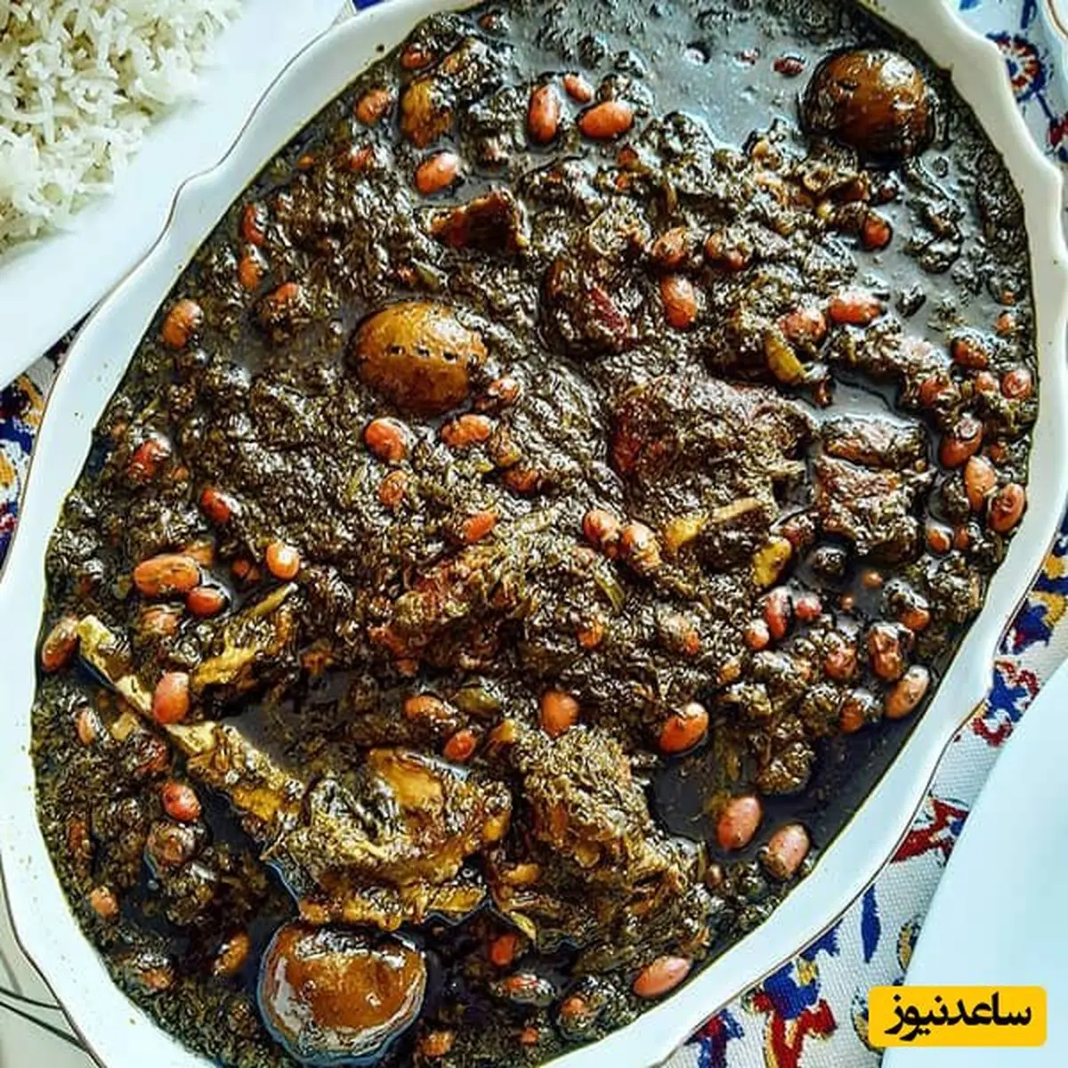 پوستر و تراکت آموزشگاه آشپزی با عکس غذاهای لذیذ پوستر و تراکت آموزشگاه آشپزی با عکس غذاهای لذیذ
