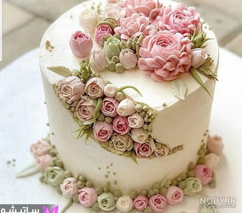کیک تولد خاص با گل قرمز؛ 15 عکس از کیکهای لاکچری و زیبا کیک تولد خاص با گل قرمز؛ 15 عکس از کیکهای لاکچری و زیبا