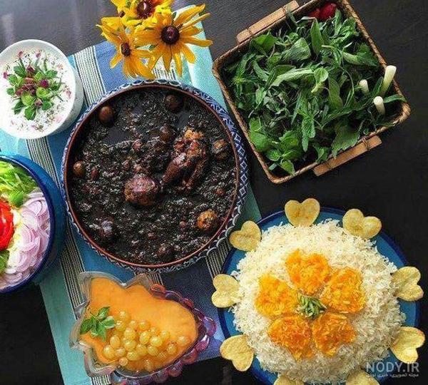 طرز تهیه قورمه سبزی و انواع آن در شهرهای مختلف ایران - کجارو طرز تهیه قورمه سبزی و انواع آن در شهرهای مختلف ایران - کجارو
