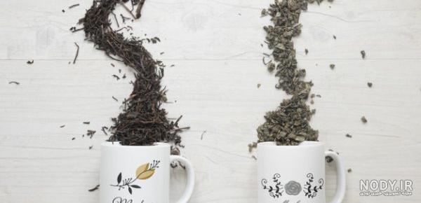 عکس لیوان قهوه در کنار نان فانتزی روی میز چوبی – عکس با کیفیت و تصاویر  استوک حرفه ای