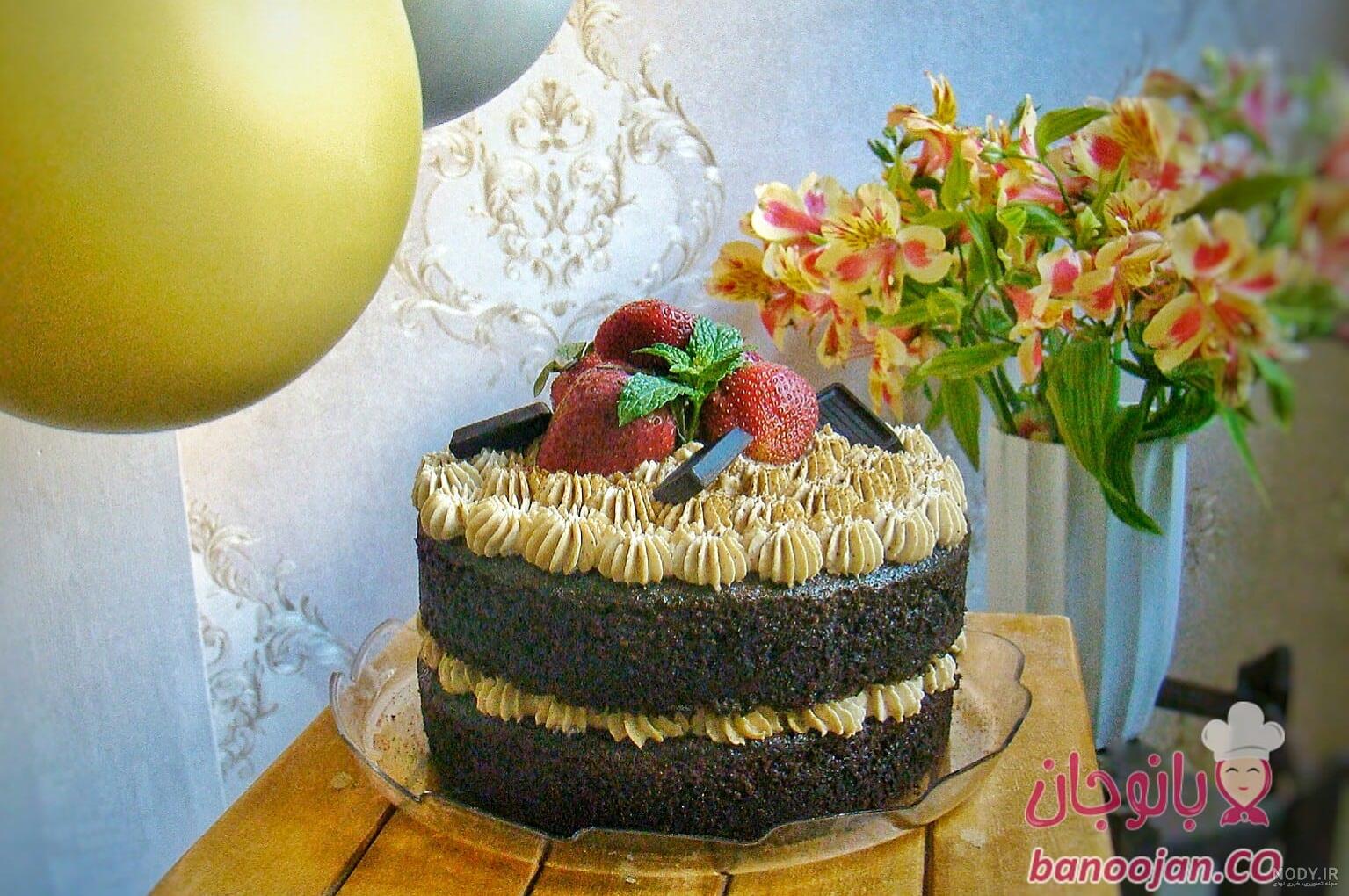 طرز تهیه کیک شکلاتی خیس با روکش شکلاتی برای 6 تا 8 نفر در فر-اسفنجی مجلسی -  پاموه