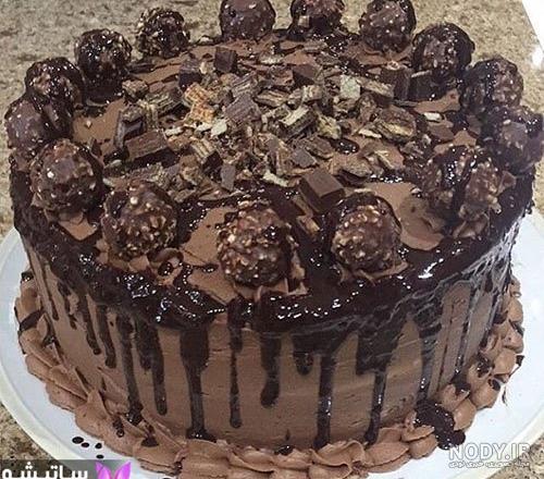 طرز تهیه کیک شکلاتی خیس خونگی / یه کیک عالی همراه با سس شکلاتی که مزه بهشت  میده