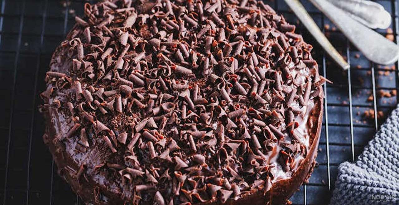 آموزش تزیین کیک شکلاتی:: طرز تهیه کیک شکلاتی خانگی آموزش تزیین کیک شکلاتی:: طرز تهیه کیک شکلاتی خانگی