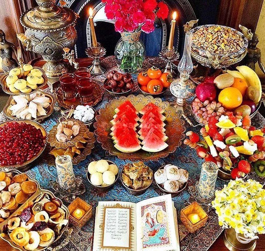 تزیین میز شب یلدا ساده و شیک + عکس سفره شب یلدا سنتی
