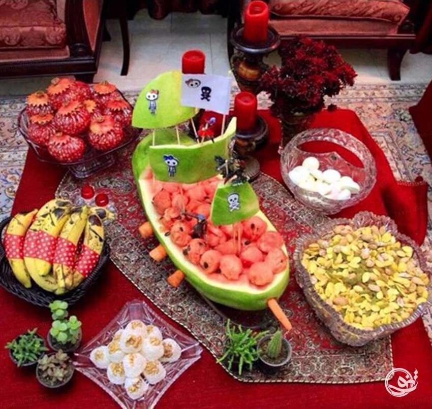 تزیین میز شب یلدا ساده و شیک + عکس سفره شب یلدا سنتی