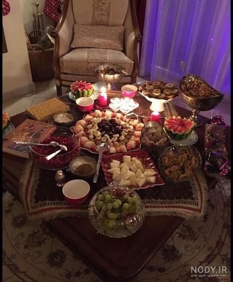 عکس سفره شب یلدا ساده 1402 | تزئین میز شب یلدا سنتی - مدرن و روی کرسی