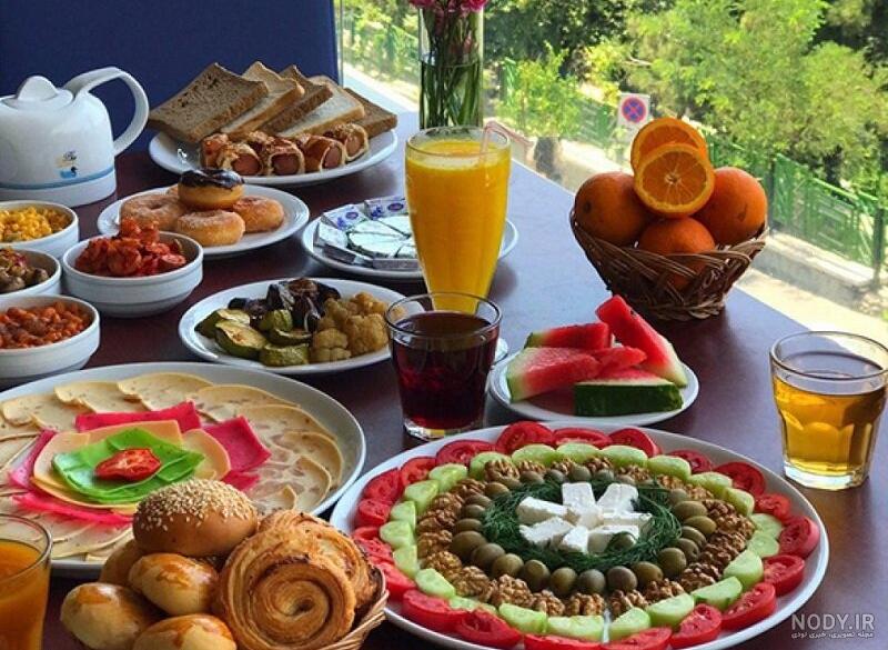 عکس صبحانه لاکچری در طبیعت