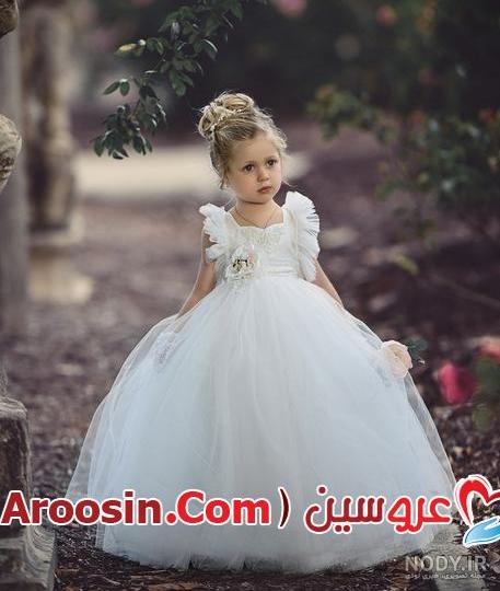 ژست عکس دختر بچه با لباس عروس