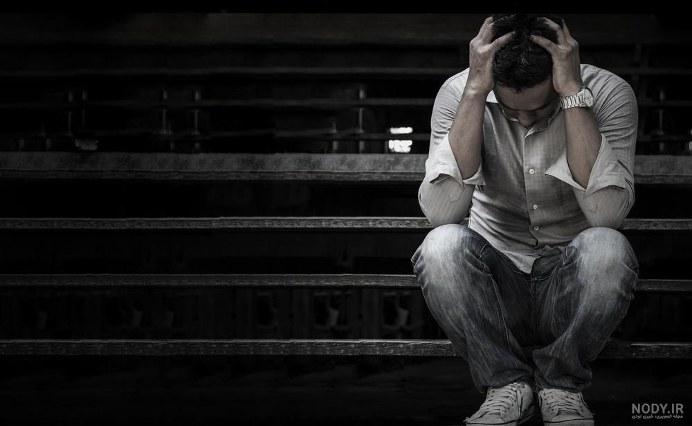  بک گراند پسر تنها در تاریکی با کیفیت بالا