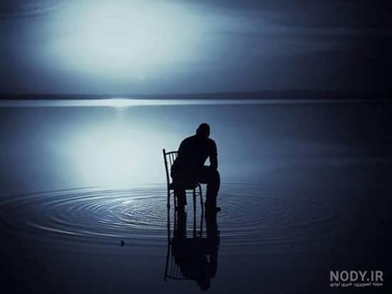  بک گراند پسر تنها در تاریکی با کیفیت بالا