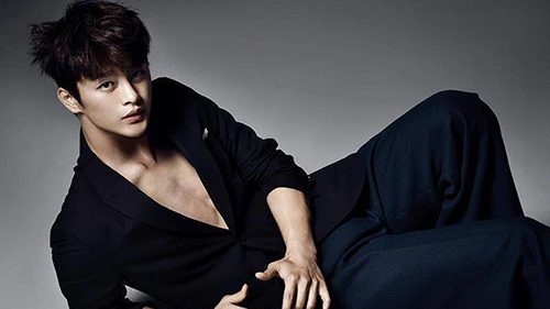 عکس پسر کره ای با ماسک