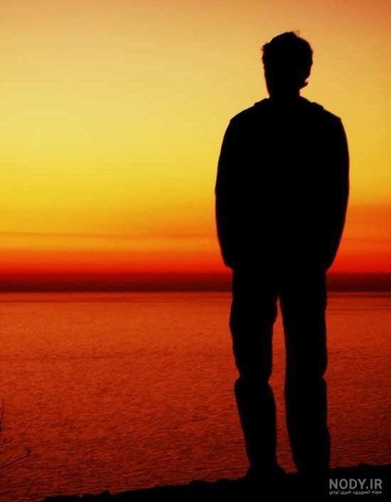 عکس مرد تنها غمگین