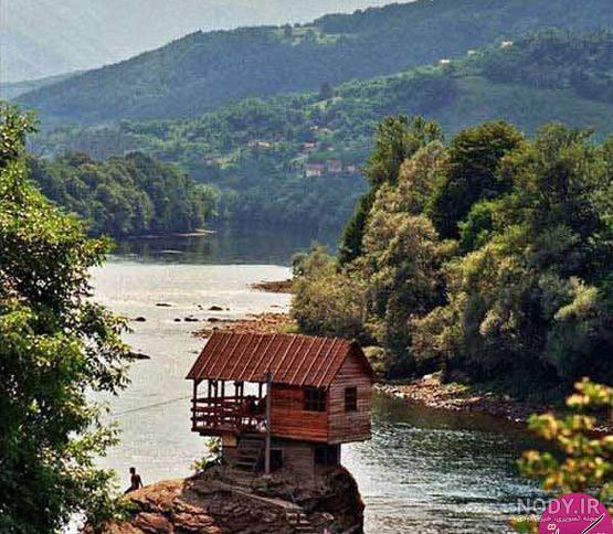 عکس کلبه های رویایی چوبی و جنگلی به شکل خانه هابیت ها