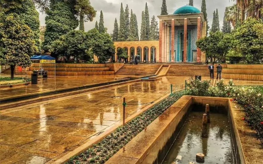 ۵۰+ جاهای دیدنی شیراز در بهار و تابستان و پاییز و زمستان ۵۰+ جاهای دیدنی شیراز در بهار و تابستان و پاییز و زمستان