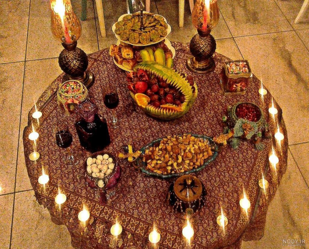 بیش از ۱۲۰ نمونه تزیین سفره شب یلدا سنتی و مدرن ۱۴۰۲ - ستاره
