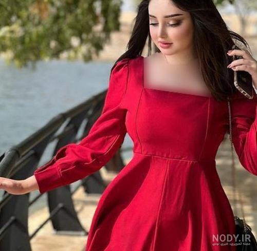 مدل لباس یلدایی دخترانه 2023؛ عکس از پیراهن چهارخونه سبز و قرمز دخترانه  برای شب یلدا