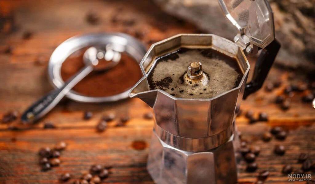 موکاپ طرح لوگو روی قهوه و کافه لاته Coffee Art