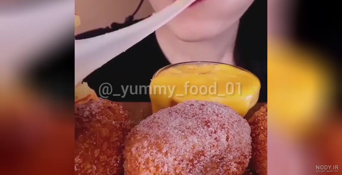 ویدئو) غذا خوردن با صدا به سبک دختر مشهور تایلندی؛ 1.35 کیلو چلو سیرابی
