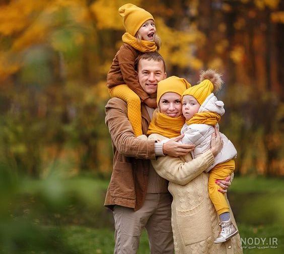 ژست عکس خانوادگی در آتلیه ❤️ [ بهترین تصاویر ]