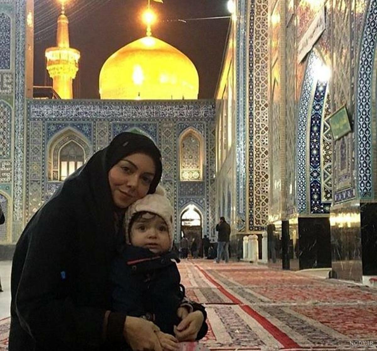 عکس حرم امام رضا دختر