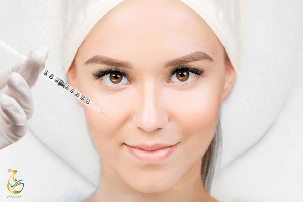 تزریق مزوژل زیر چشم چگونه انجام می‌شود؟ | کلینیک فخرائی