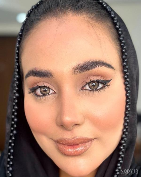 تست لنز Desio روی چشم سبز عسلی | فروشگاه سی لنز