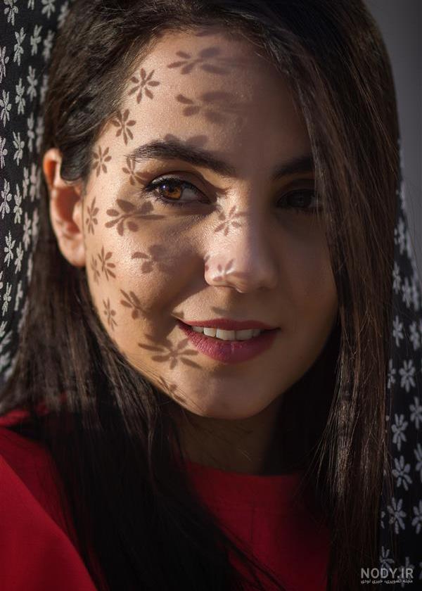 عکس پیرزن تنها