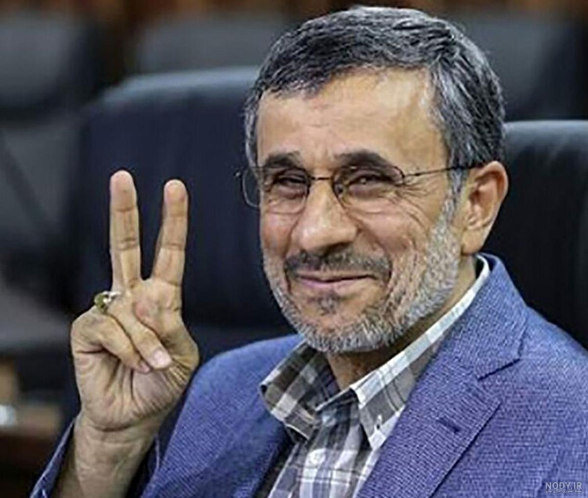 تجمع شبانه در برابر منزل احمدی نژاد