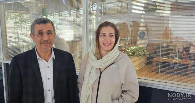 حضور غیرمنتظره سید حسن نصرالله در منزل ساده محمود احمدی نژاد در تهران+عکس/  غنیمت شمردن پسران رئیس جمهور سابق در ثبت عکس یادگاری