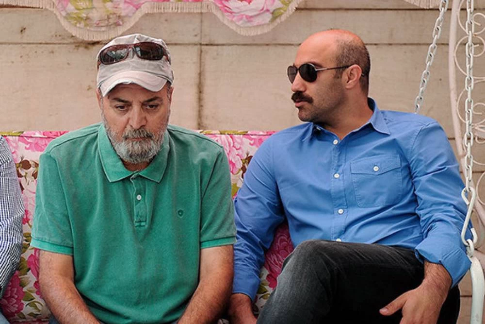 رونمایی از عکس خانواده 5 نفره محسن تنابنده - پدر و مادر، خواهر و برادر نقی رونمایی از عکس خانواده 5 نفره محسن تنابنده - پدر و مادر، خواهر و برادر نقی