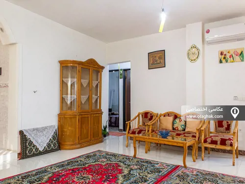 چیدمان ساده سفره غذای محمود احمدی نژاد در خانه اش روی پتو سبز قدیمی + عکس