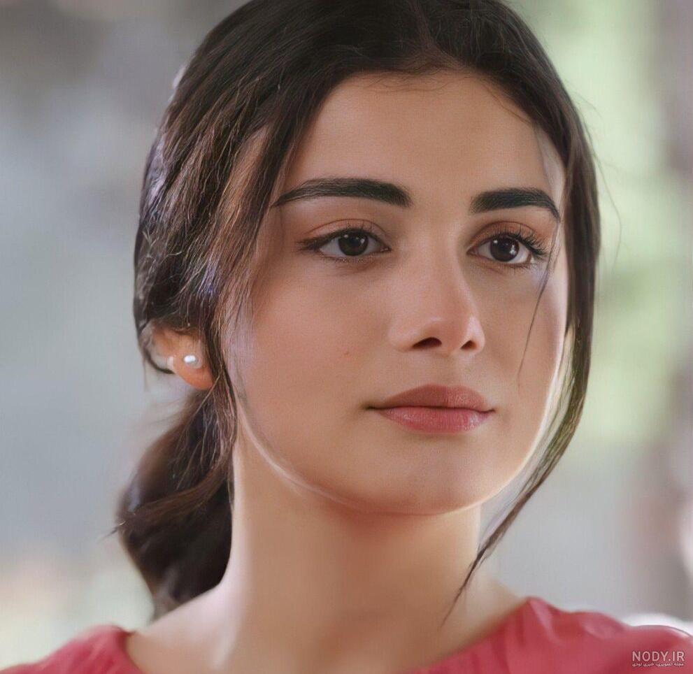 عکس همسر اوزگه یاگیز