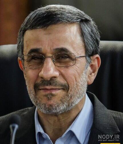 چیدمان ساده سفره غذای محمود احمدی نژاد در خانه اش روی پتو سبز قدیمی/ عکس چیدمان ساده سفره غذای محمود احمدی نژاد در خانه اش روی پتو سبز قدیمی/ عکس
