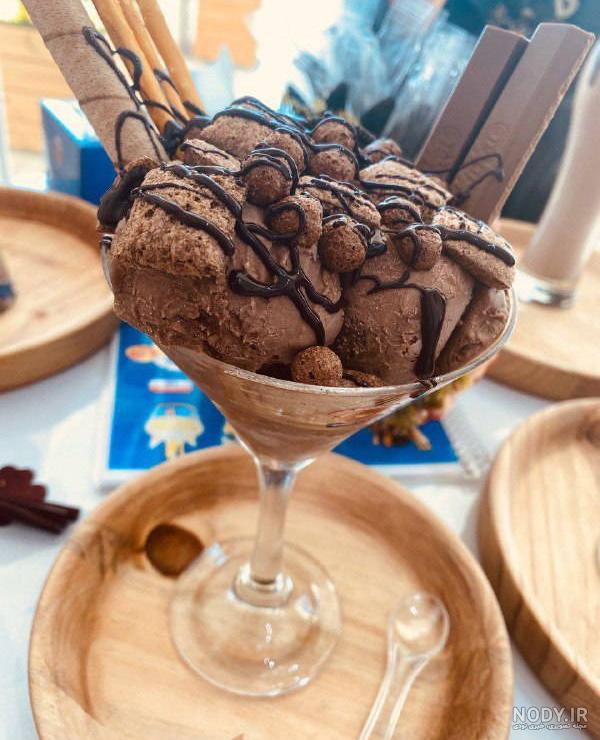 آموزش طرز تهیه کیک تولد مینیاتوری فانتزی ، تزیین کیک شکلاتی آموزش طرز تهیه کیک تولد مینیاتوری فانتزی ، تزیین کیک شکلاتی