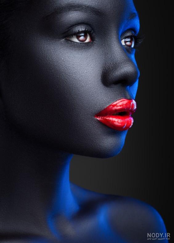 نمونه کار طراحی پرتره زن سیاه پوست