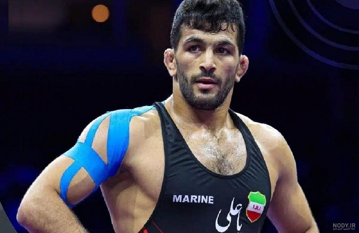 عکس: ژست حسن یزدانی در مقابل ابراهیم رئیسی - رادار اقتصاد عکس: ژست حسن یزدانی در مقابل ابراهیم رئیسی - رادار اقتصاد