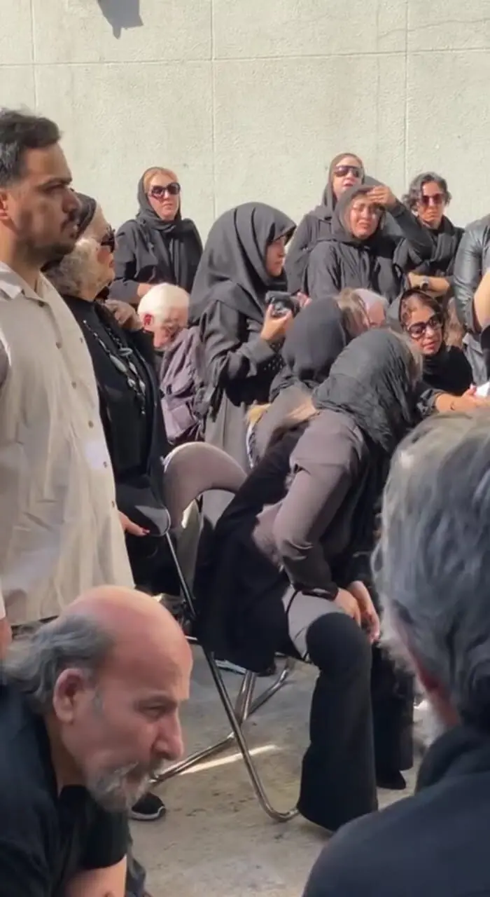 مجله24‎ | ‎. ♦️غزل بدیعی همسر رضا داود نژاد و خواهر مرحومه عسل بدیعی بود 🔹 غزل در ۱۲ فروردین ۹۲ خواهرش را از دست داد و ۱۱ سال بعد در ۱۳ فروردین