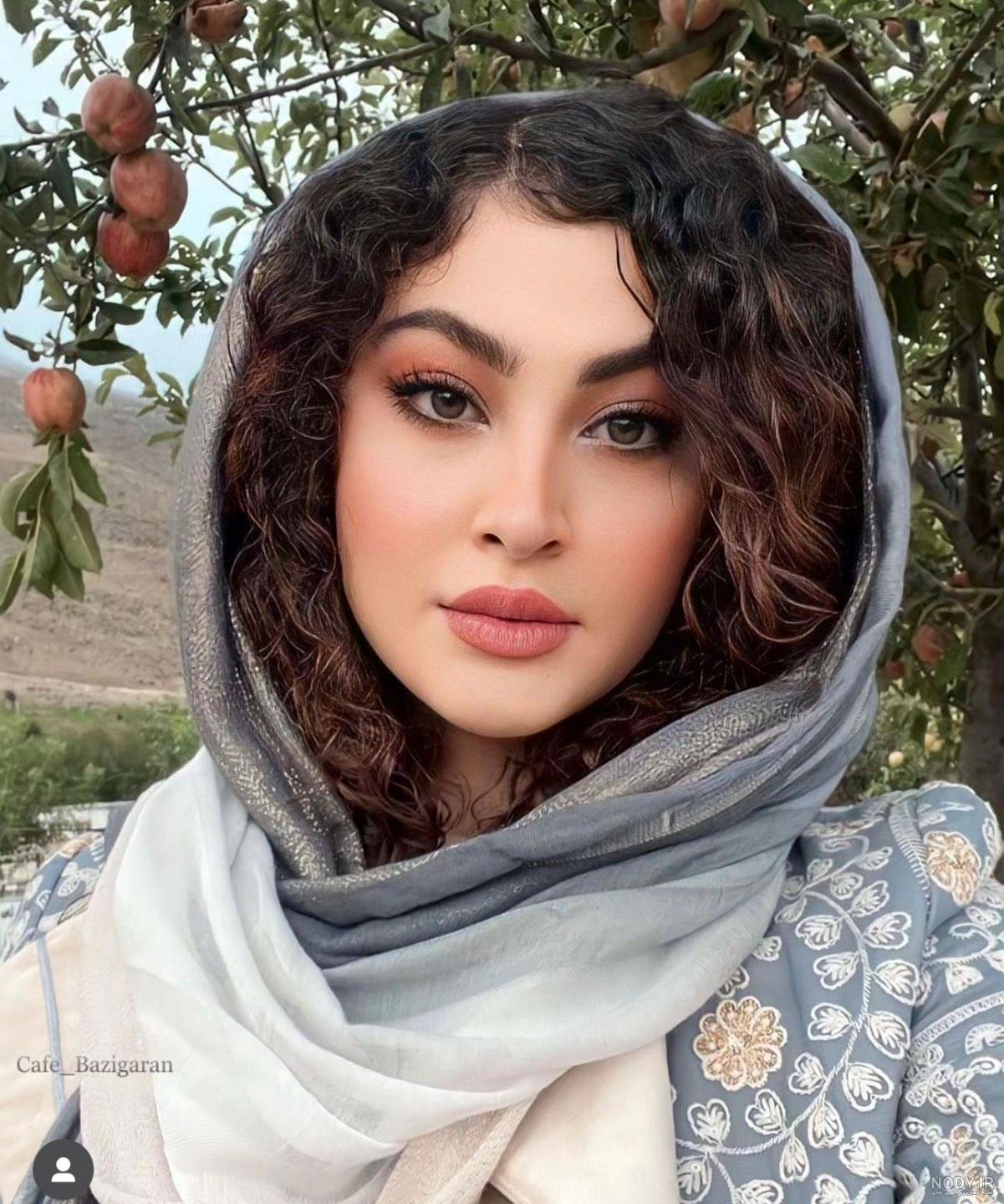 مریم مومن تو یه حرکت انتحاری مثل دنیا سیم تلفنو دور سرش پیچید / 7 صبح رفت تو کانسیلر مریم مومن تو یه حرکت انتحاری مثل دنیا سیم تلفنو دور سرش پیچید / 7 صبح رفت تو کانسیلر